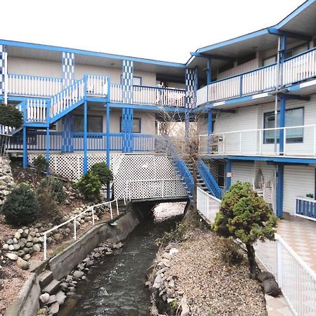 Blue Stream Motel Vernon Exteriér fotografie