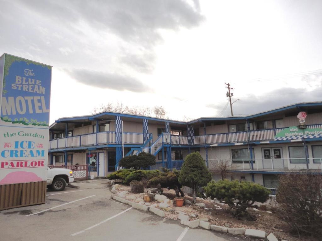 Blue Stream Motel Vernon Exteriér fotografie