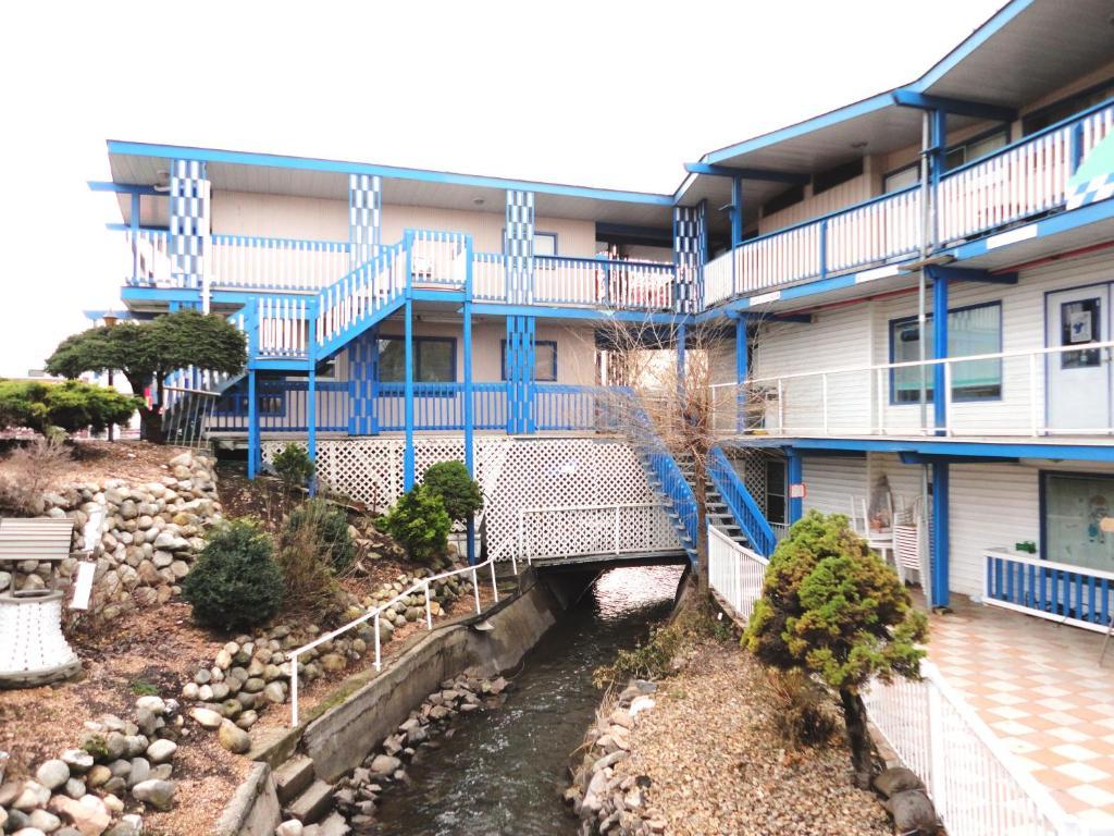 Blue Stream Motel Vernon Exteriér fotografie