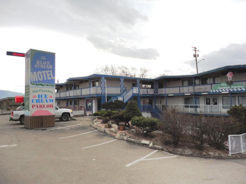 Blue Stream Motel Vernon Exteriér fotografie